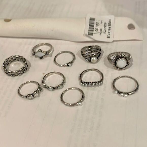 Free People Somebody Loves You Ring Set Silver 10 Rings NWT - Picture 2 of 5